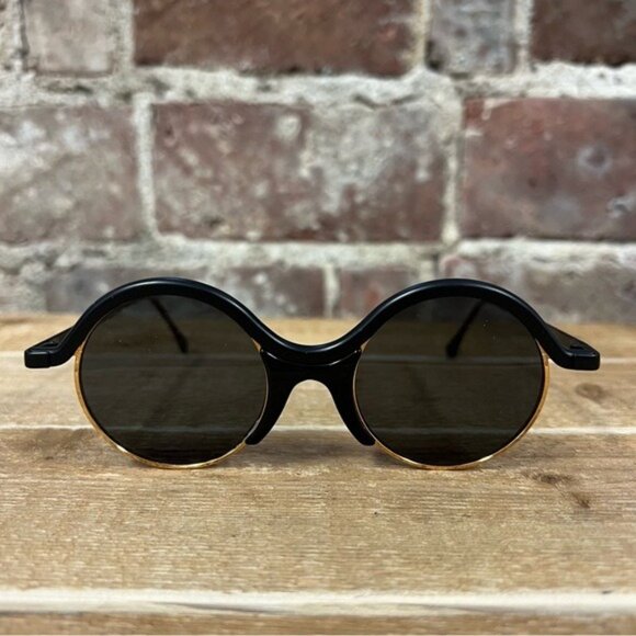 Gianfranco Ferre Vintage Black & Gold Sunglasses EUC main image 8